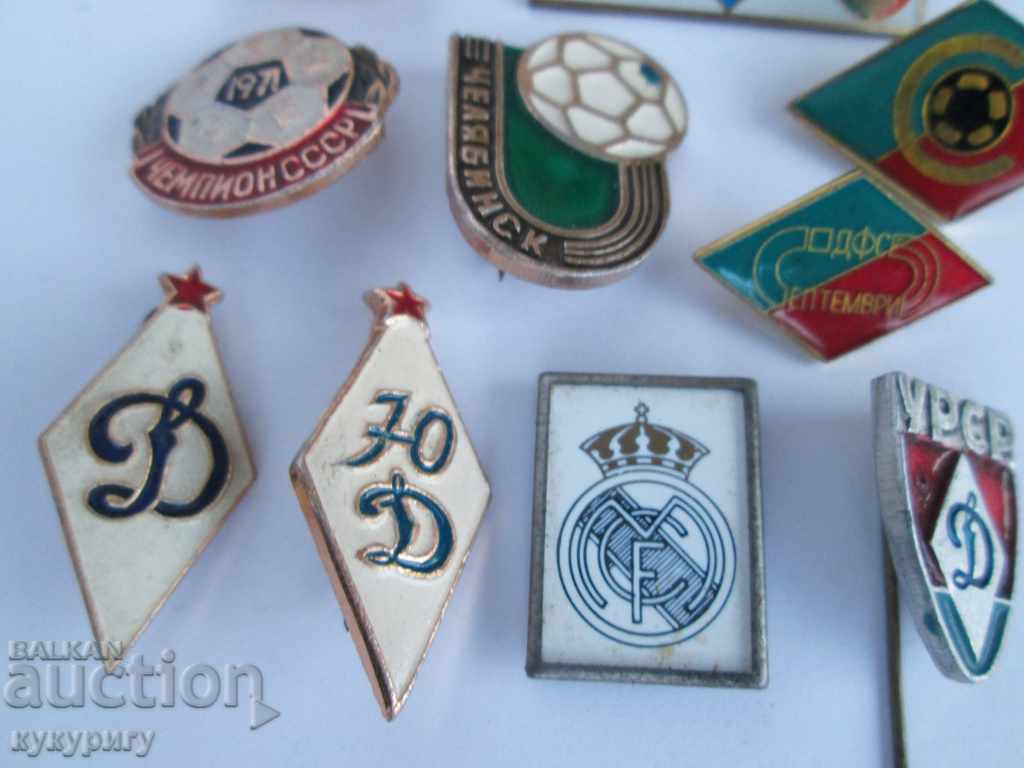 Delivery of Lot collection of 10 old football badges soccer sign Delivery of Lot collection of 10 old football badges soccer sign