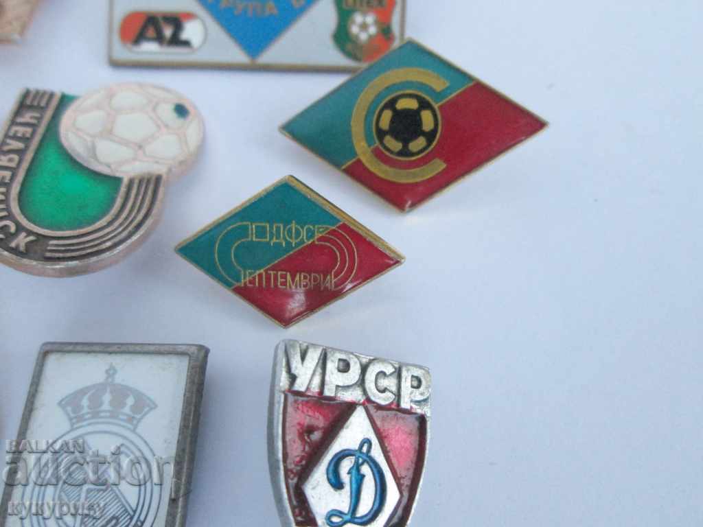 Lot collection of 10 old football badges soccer sign - 5 Lot collection of 10 old football badges soccer sign - 5