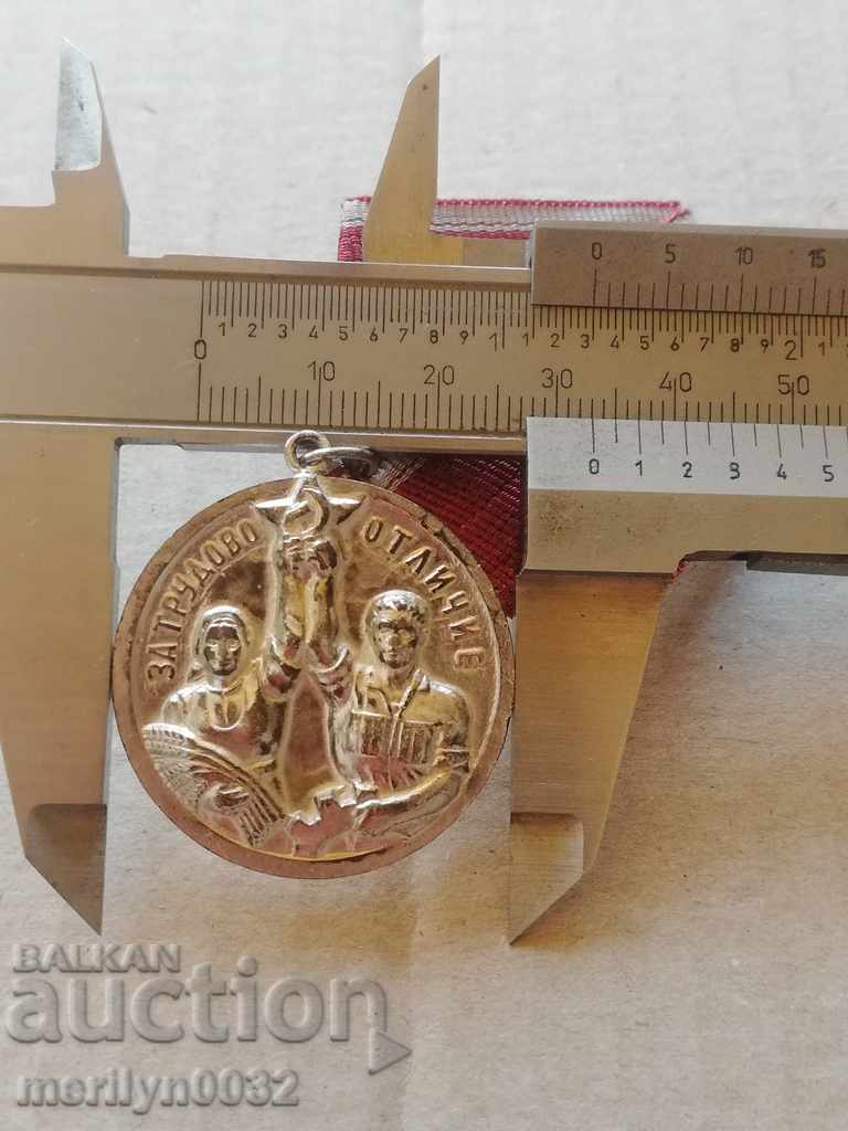 Delivery of Medal of Distinction Delivery of Medal of Distinction