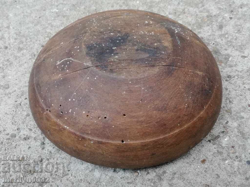 Antique wooden bowl wooden bowl with price 44.00 BGN | € 22.50 Antique wooden bowl wooden bowl with price 44.00 BGN | € 22.50