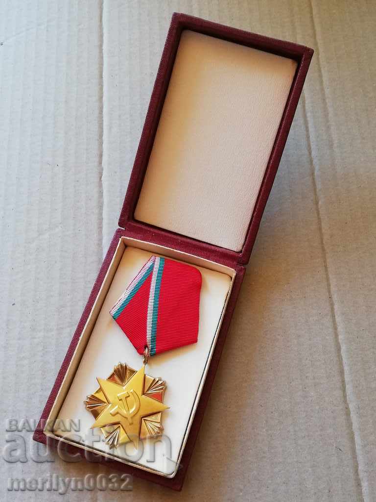 Delivery of Order of Labor Gold with box Delivery of Order of Labor Gold with box
