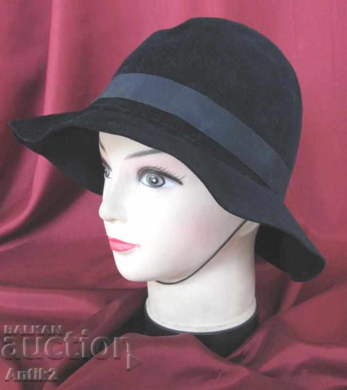 30s Antique Ladies Hat Felt with price 30.00 BGN | € 15.34 30s Antique Ladies Hat Felt with price 30.00 BGN | € 15.34