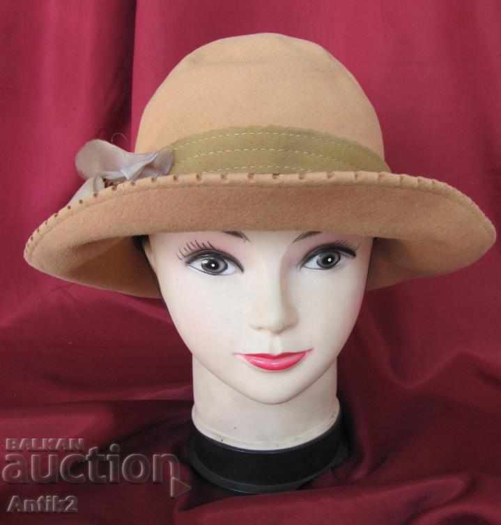 30s Antique Ladies Hat Felt with price 40.00 BGN | € 20.45 30s Antique Ladies Hat Felt with price 40.00 BGN | € 20.45