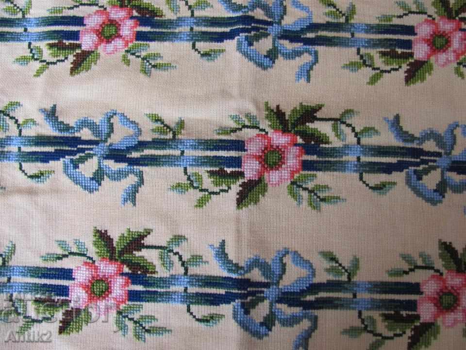 Auction  20 Hand Sewn Carriages, Tablecloths 2 pieces