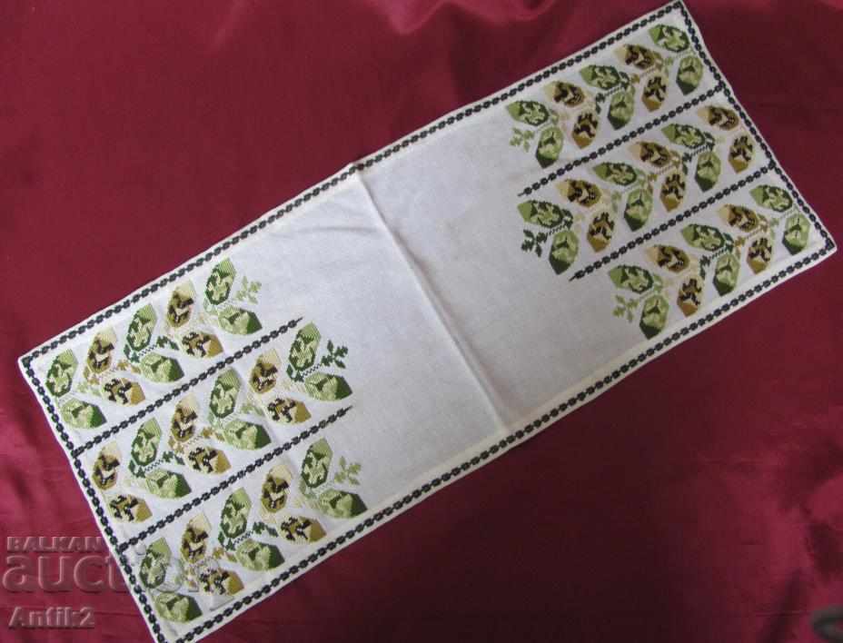 Delivery of 20 Hand Sewn Carriages, Tablecloths 2 pieces