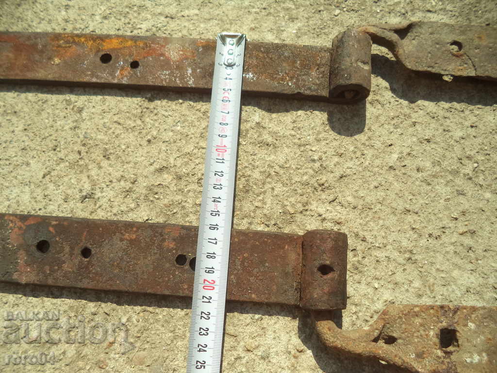 OLD OLD MASSIVE HAND FORGED SHOES - Pair - 5 OLD OLD MASSIVE HAND FORGED SHOES - Pair - 5