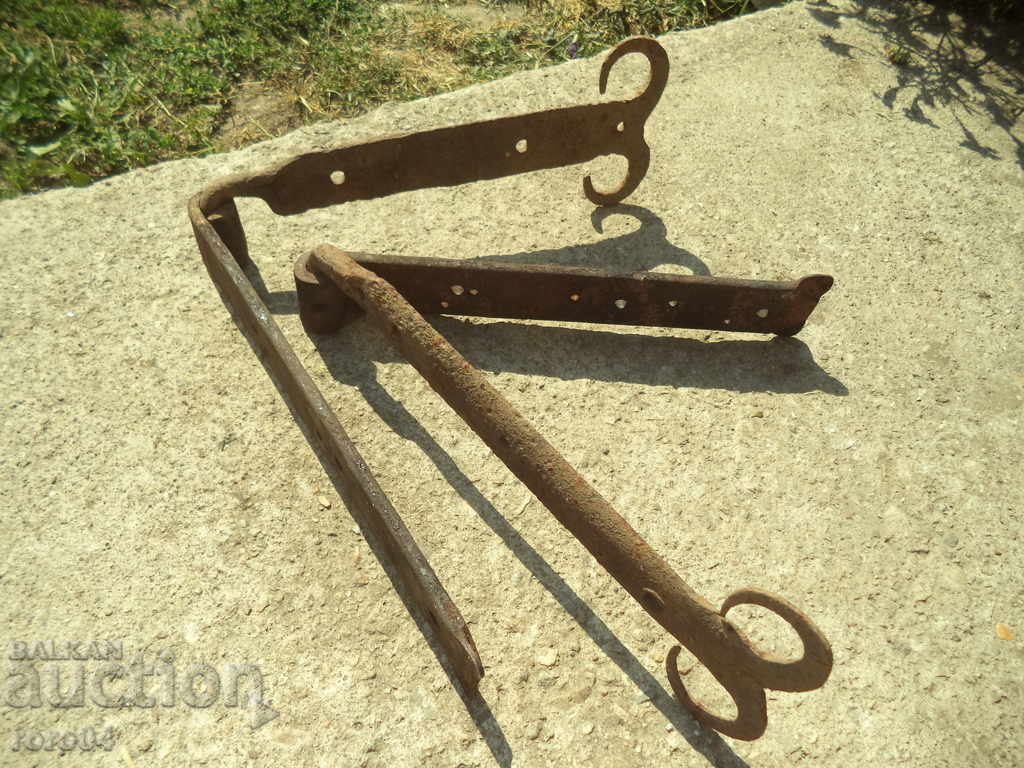 OLD OLD MASSIVE HAND FORGED SHOES - Pair - 6 OLD OLD MASSIVE HAND FORGED SHOES - Pair - 6