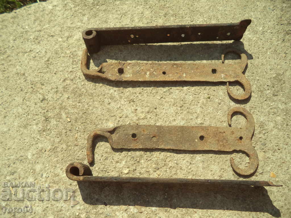 OLD OLD MASSIVE HAND FORGED SHOES - Pair - 7 OLD OLD MASSIVE HAND FORGED SHOES - Pair - 7