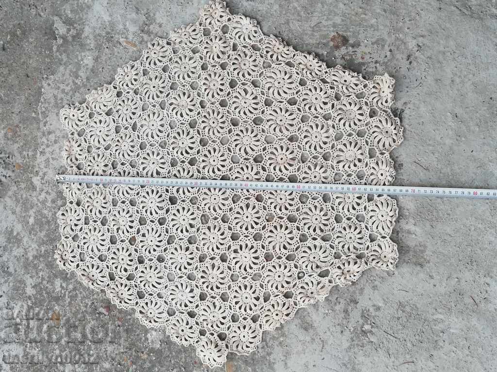 Аукцион Покривка на една кука каре 71/ 68 см мильо дантела Аукцион Покривка на една кука каре 71/ 68 см мильо дантела