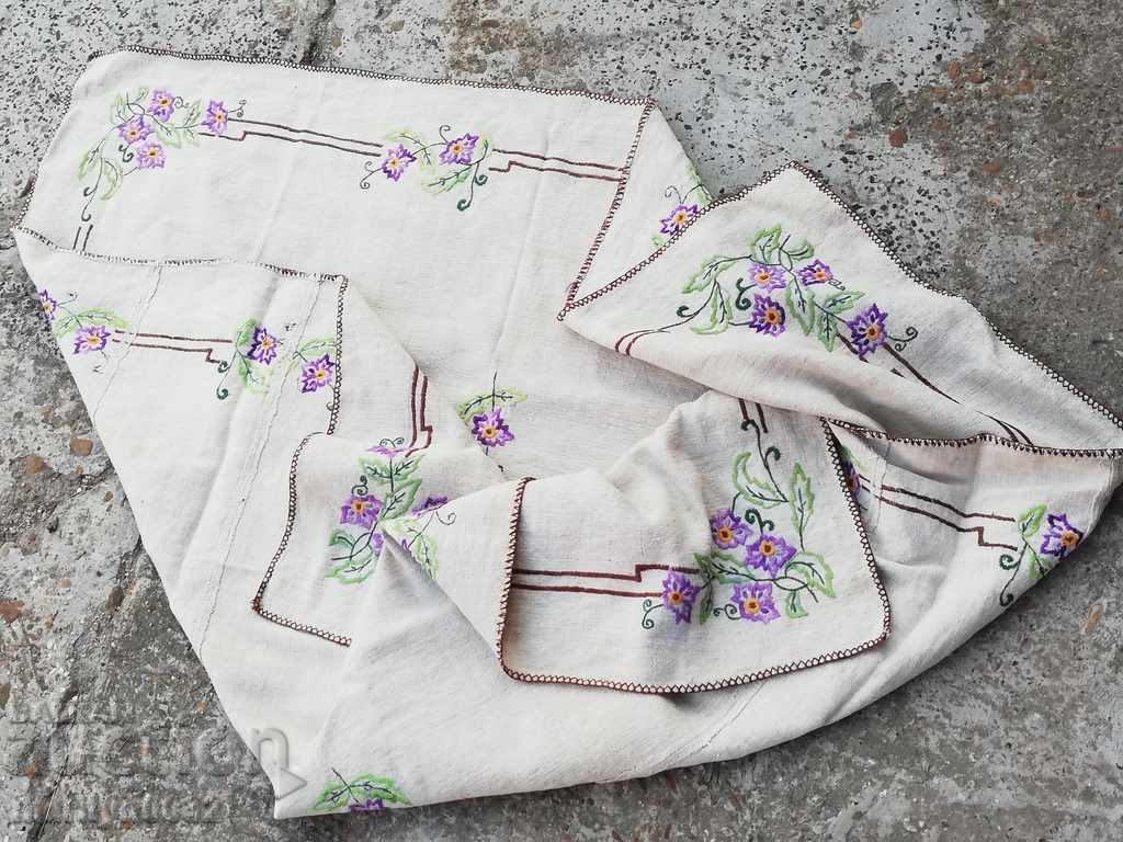 Auction Table cloth with 156/135 cm embroidery lace Auction Table cloth with 156/135 cm embroidery lace