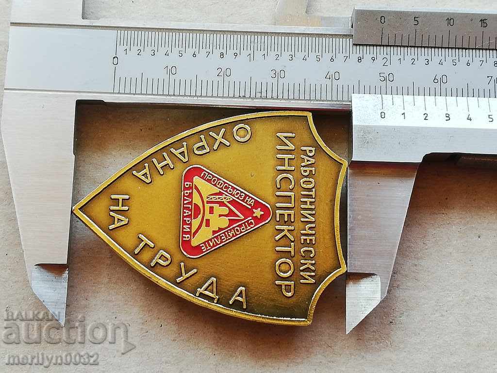 Delivery of Employee Inspector Medal Delivery of Employee Inspector Medal