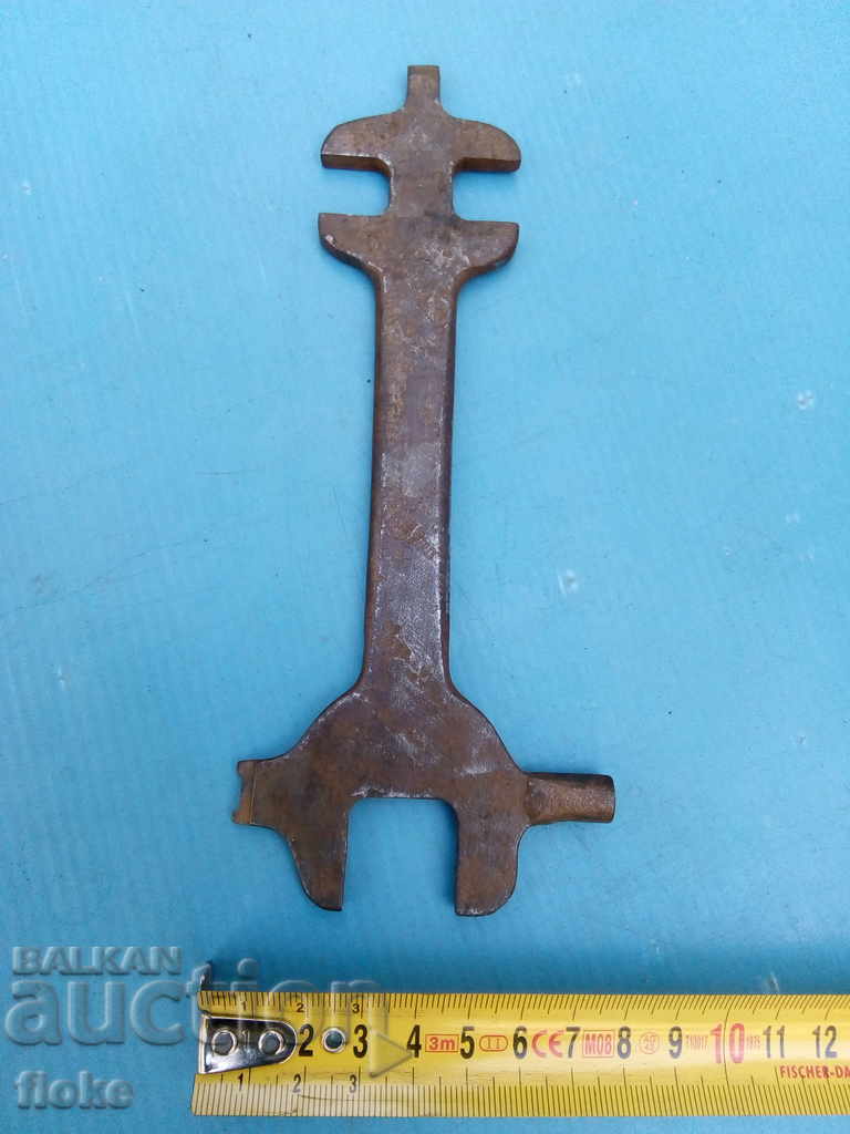 Spanner-ZIP with price 15.00 BGN | € 7.67 Spanner-ZIP with price 15.00 BGN | € 7.67