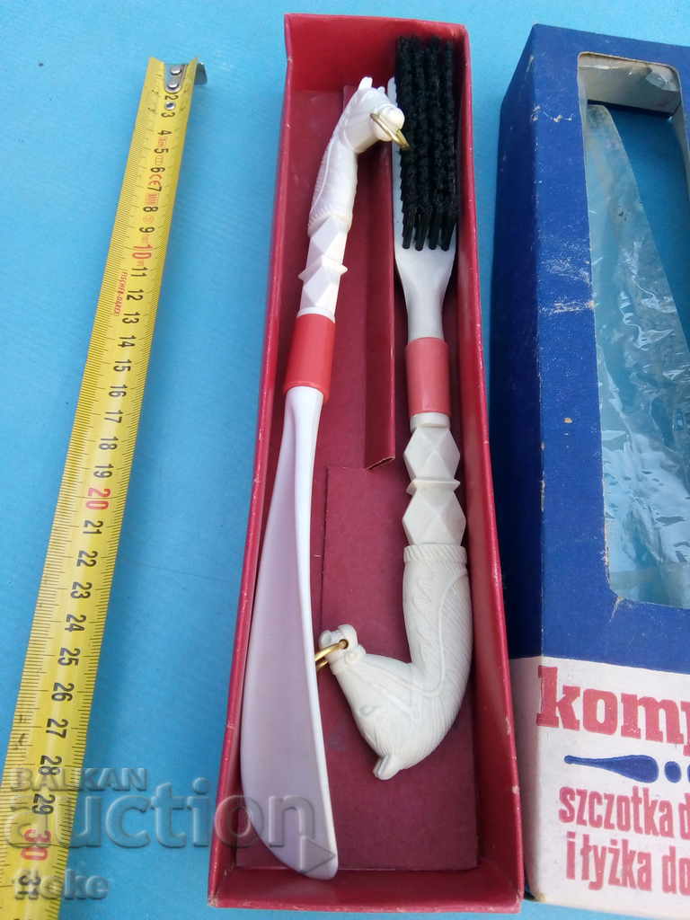 Shoe and brush with price 10.00 BGN | € 5.11