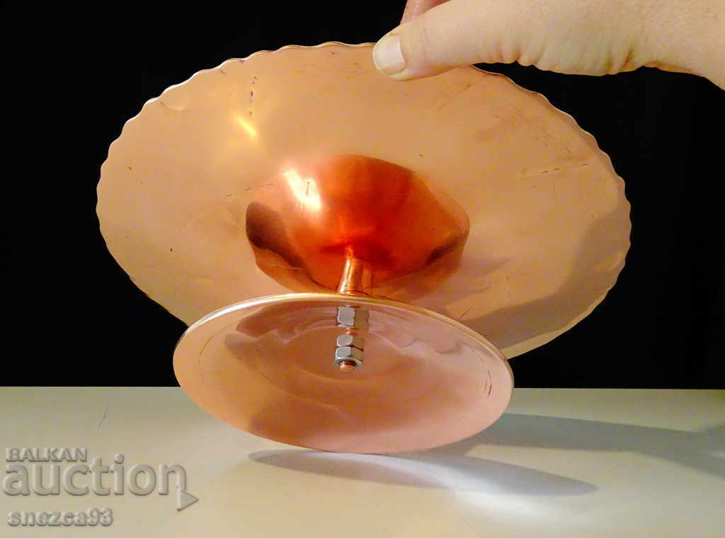 Медна фруктиера,поднос за торта 2 кг. с цена 524.00 лв. | € 267.92 Медна фруктиера,поднос за торта 2 кг. с цена 524.00 лв. | € 267.92