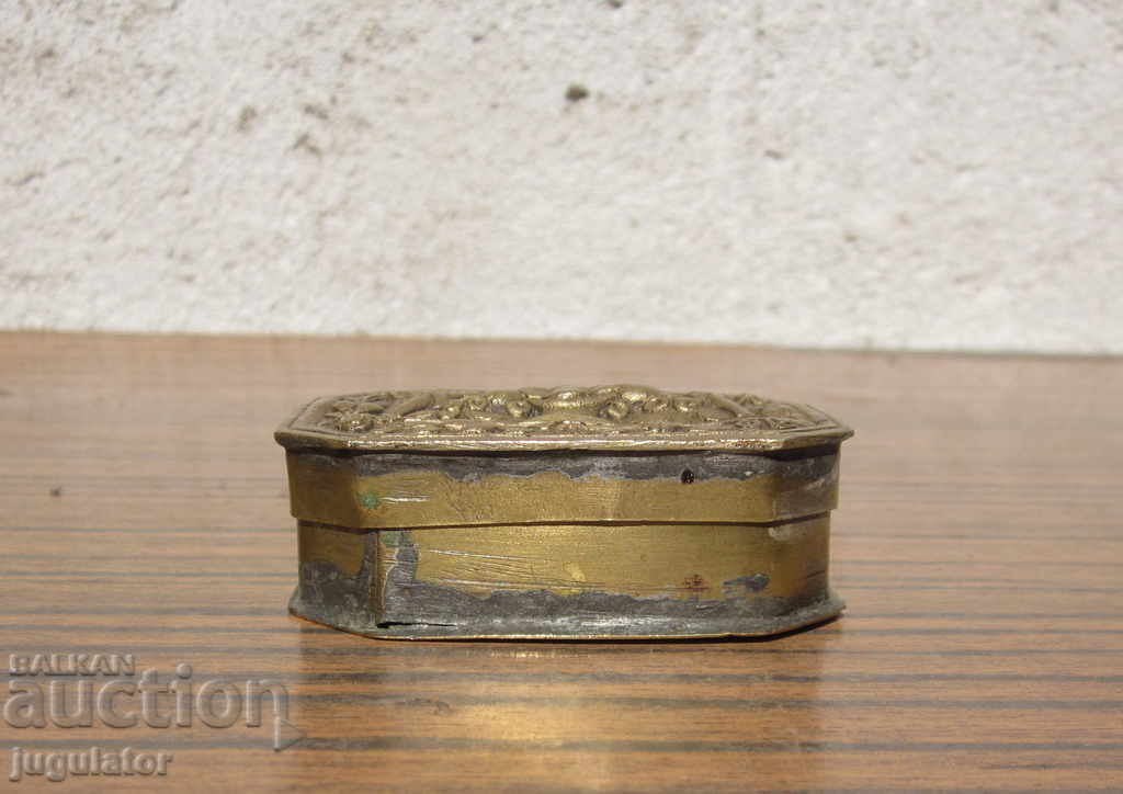 Delivery of Ancient Bulgarian Revival box for entel with edelweiss Delivery of Ancient Bulgarian Revival box for entel with edelweiss