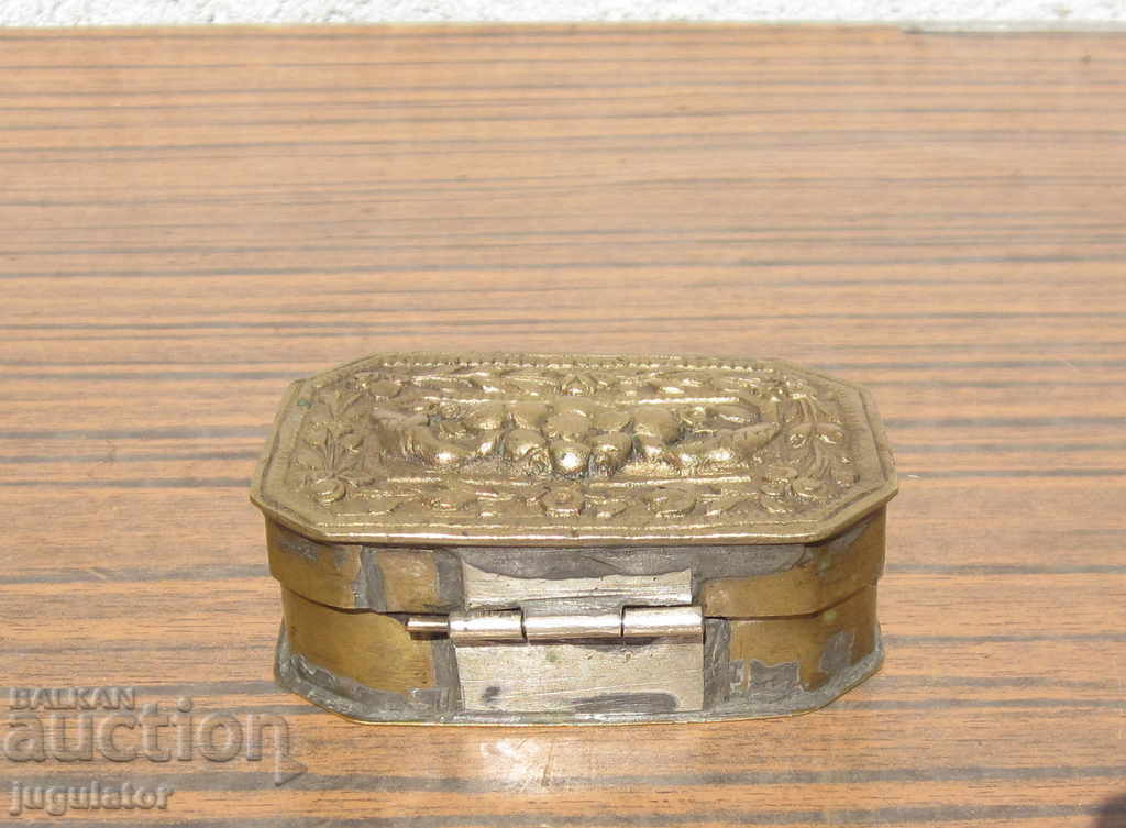 Ancient Bulgarian Revival box for entel with edelweiss - 6 Ancient Bulgarian Revival box for entel with edelweiss - 6