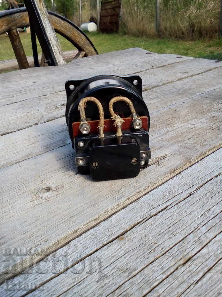 Παράδοση Παλαιό σύστημα μέτρησης, όργανο μέτρησης, αμπερόμετρο Παράδοση Παλαιό σύστημα μέτρησης, όργανο μέτρησης, αμπερόμετρο