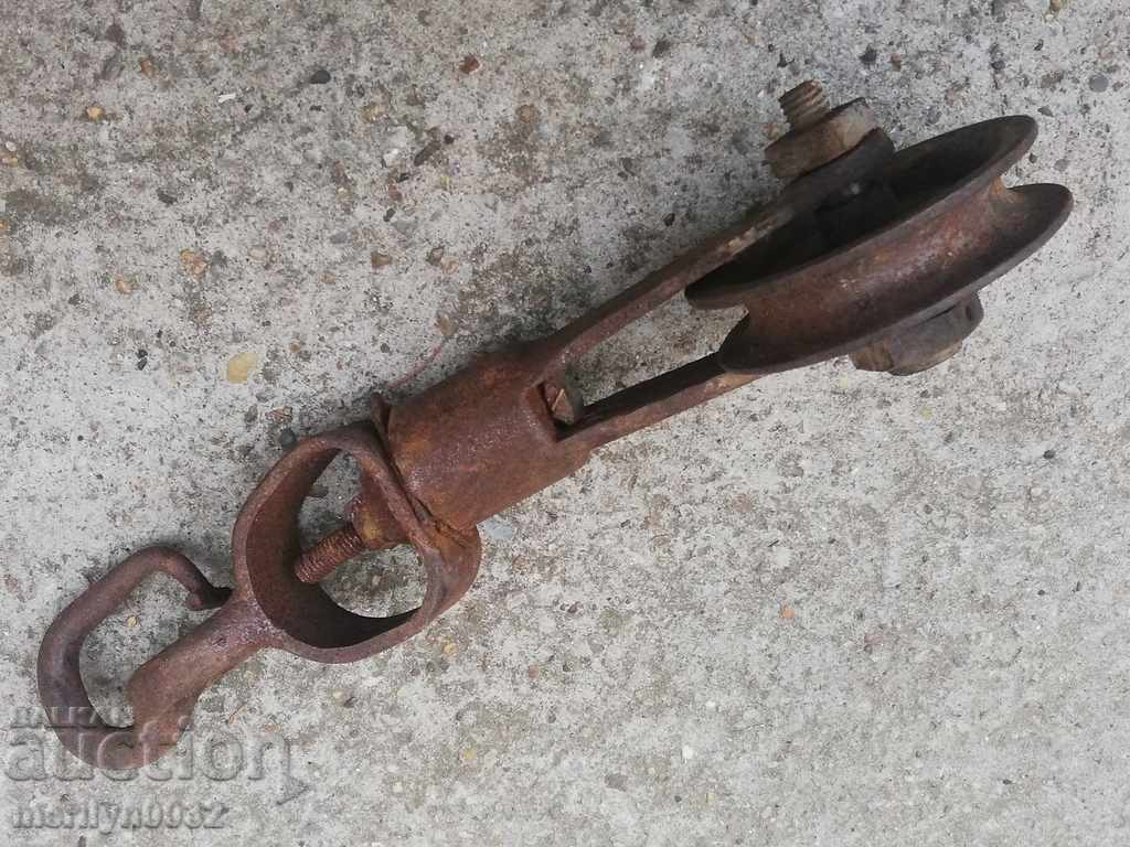 Old forged roller polystyrene wrought iron with price 55.00 BGN | € 28.12