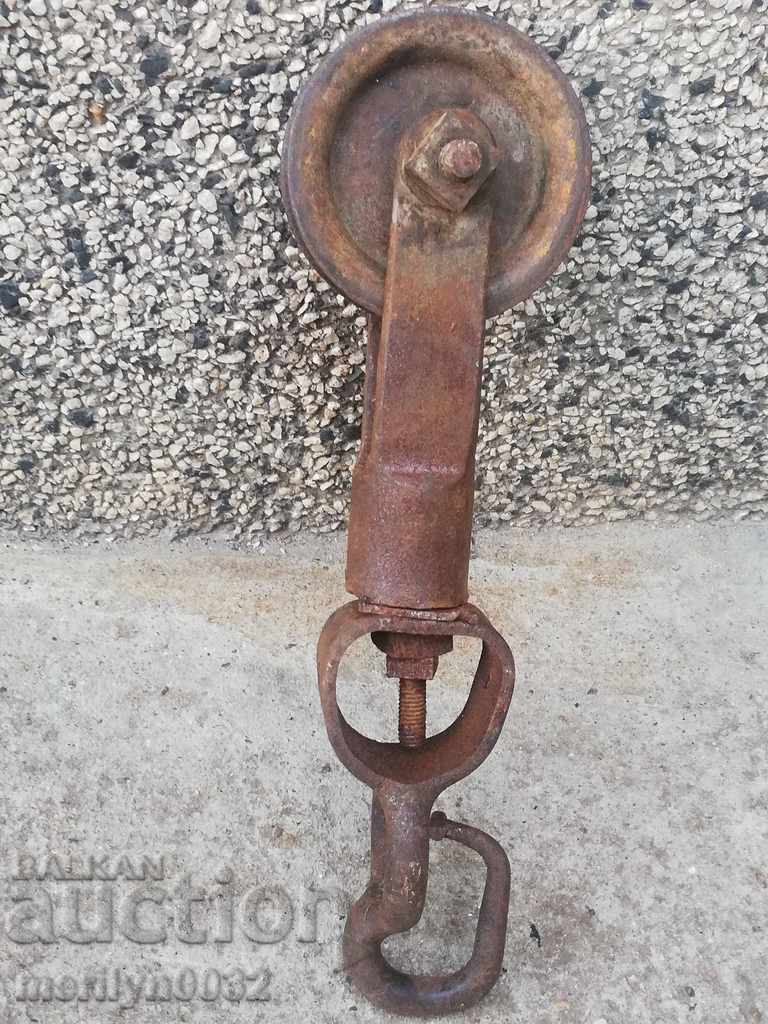 Auction  Old forged roller polystyrene wrought iron