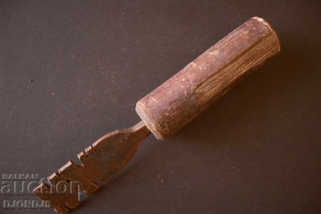 Licitație instrument vechi Licitație instrument vechi