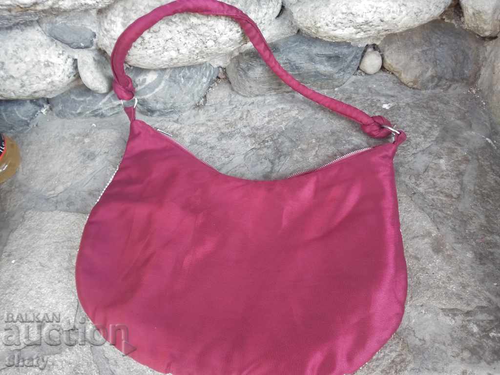 Delivery of Handbag. Delivery of Handbag.