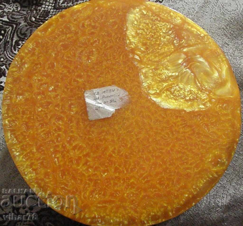 Delivery of JEWELRY BOX, ARTIFICIAL AMBER