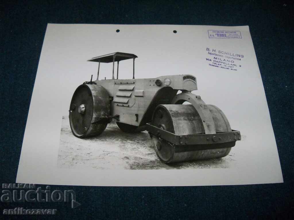 Auction  6 old photos of a "VENDER" roller from 1941.