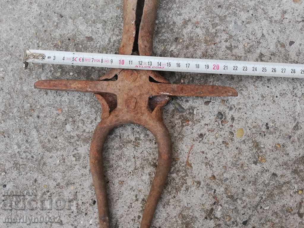 Delivery of Old twin forged, villa, wrought iron Delivery of Old twin forged, villa, wrought iron