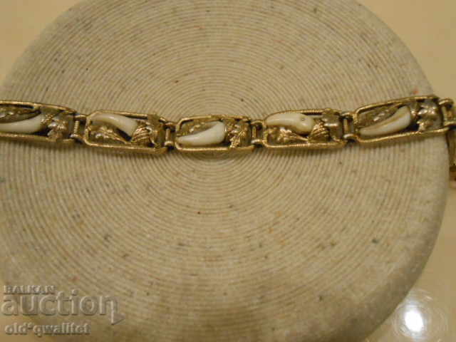 Antique hunting BRACELET, Fox teeth (n.v.) master with price 397.00 BGN | € 202.98 Antique hunting BRACELET, Fox teeth (n.v.) master with price 397.00 BGN | € 202.98