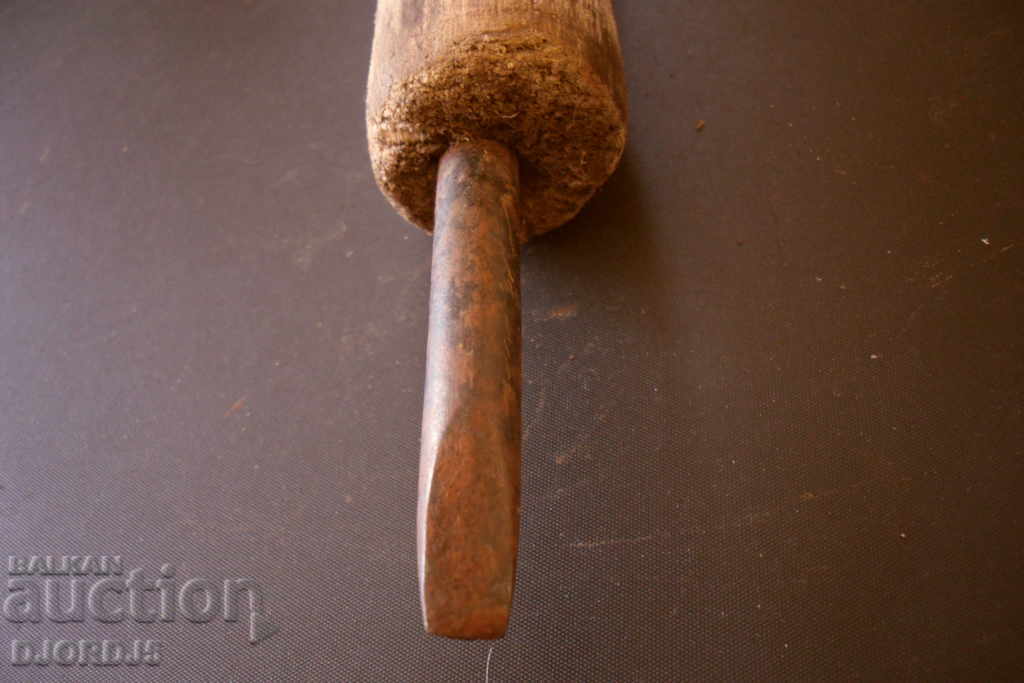 Auction An old screwdriver Auction An old screwdriver