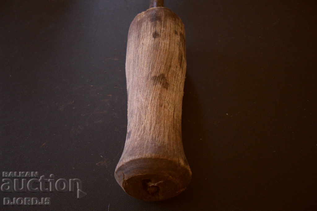 Delivery of An old screwdriver Delivery of An old screwdriver