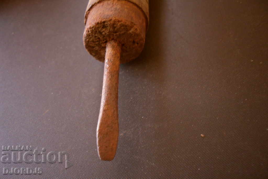 Licitație șurubelniță vechi