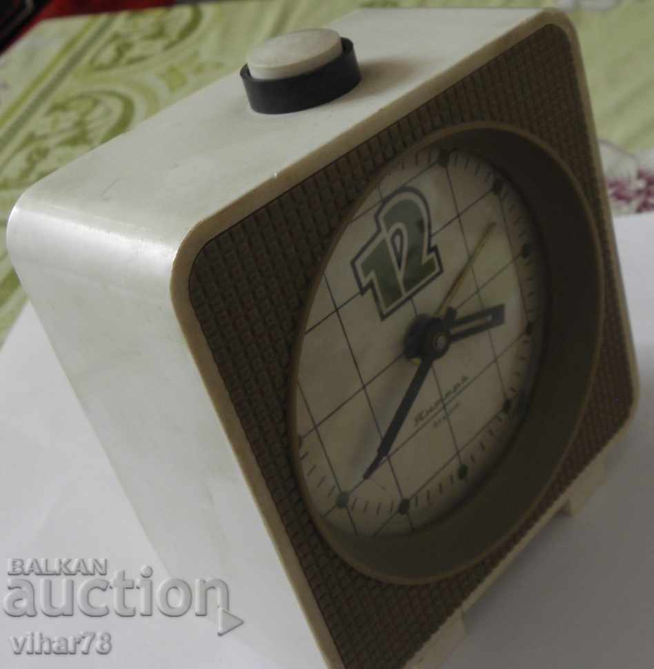 desktop alarm clock YANTAR with price 29.99 BGN | € 15.33 desktop alarm clock YANTAR with price 29.99 BGN | € 15.33