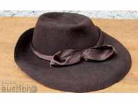 . Παρεκκλήσι καπέλου του κασσιτέρου της δεκαετίας του 1930, ΤΕΛΕΥΤΑΙΑ ΑΠΟΘΗΚΕΥΜΕΝΗ