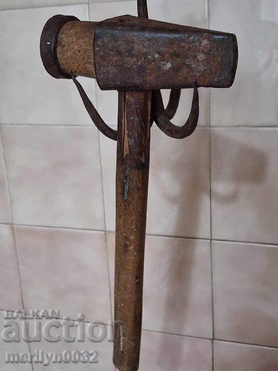 Παλιός βαρελοποιός σφυρί, ξύλινος, σφυρήλατο σίδερο, βαρέλι με τιμή € 33.95 | 66.40 BGN