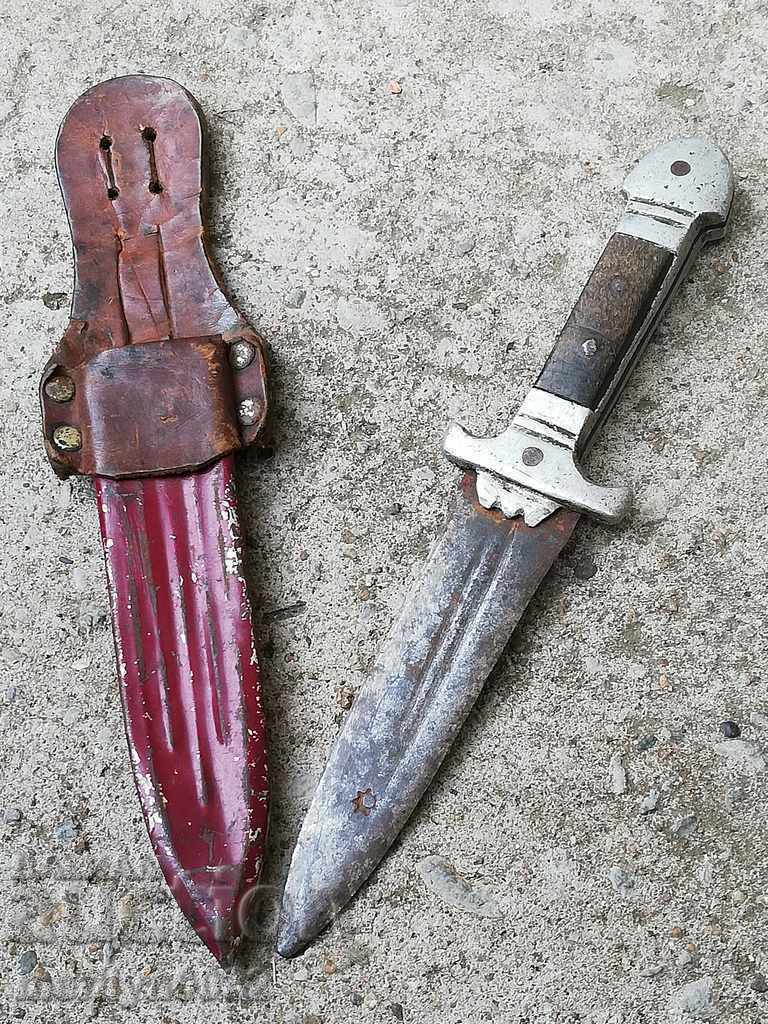 Old bachelor dagger kania knife, blade with price 92.00 BGN | € 47.04 Old bachelor dagger kania knife, blade with price 92.00 BGN | € 47.04