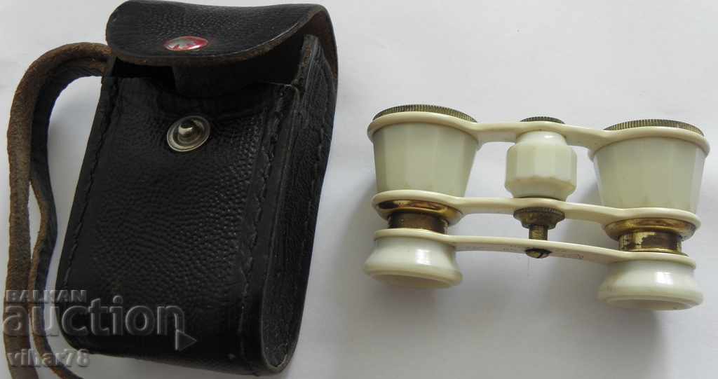 Παράδοση κιαλιά του θέατρου Παράδοση κιαλιά του θέατρου