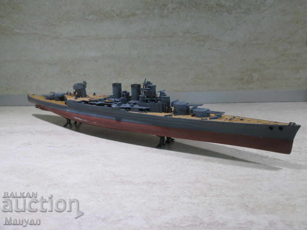 Auction I am selling an old model warship.RRRRRRRRRRRR Auction I am selling an old model warship.RRRRRRRRRRRR