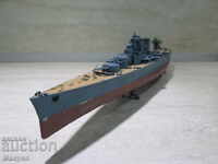 I am selling an old model warship.RRRRRRRRRRRR