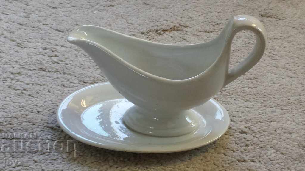 1900-1940s PORCELAIN SAUCE BOAT MAESTRICHT HOLLAND 1900-1940s PORCELAIN SAUCE BOAT MAESTRICHT HOLLAND