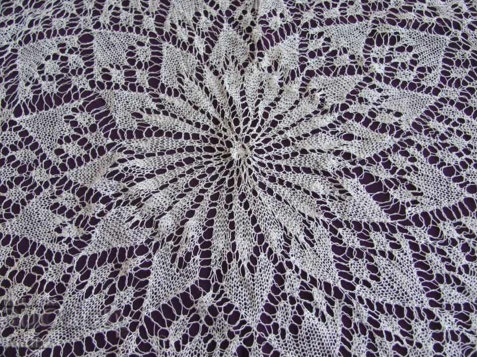 Auction Antique tablecloth hand embroidery 2 pieces Auction Antique tablecloth hand embroidery 2 pieces