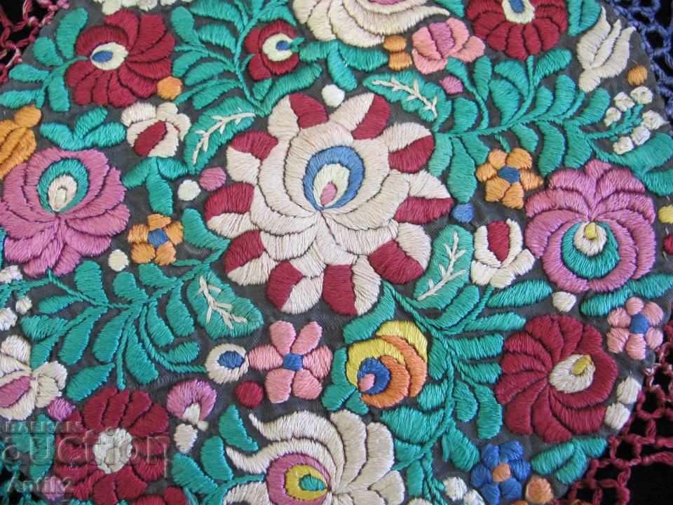 Antique tablecloth hand embroidery 2 pieces - 5 Antique tablecloth hand embroidery 2 pieces - 5