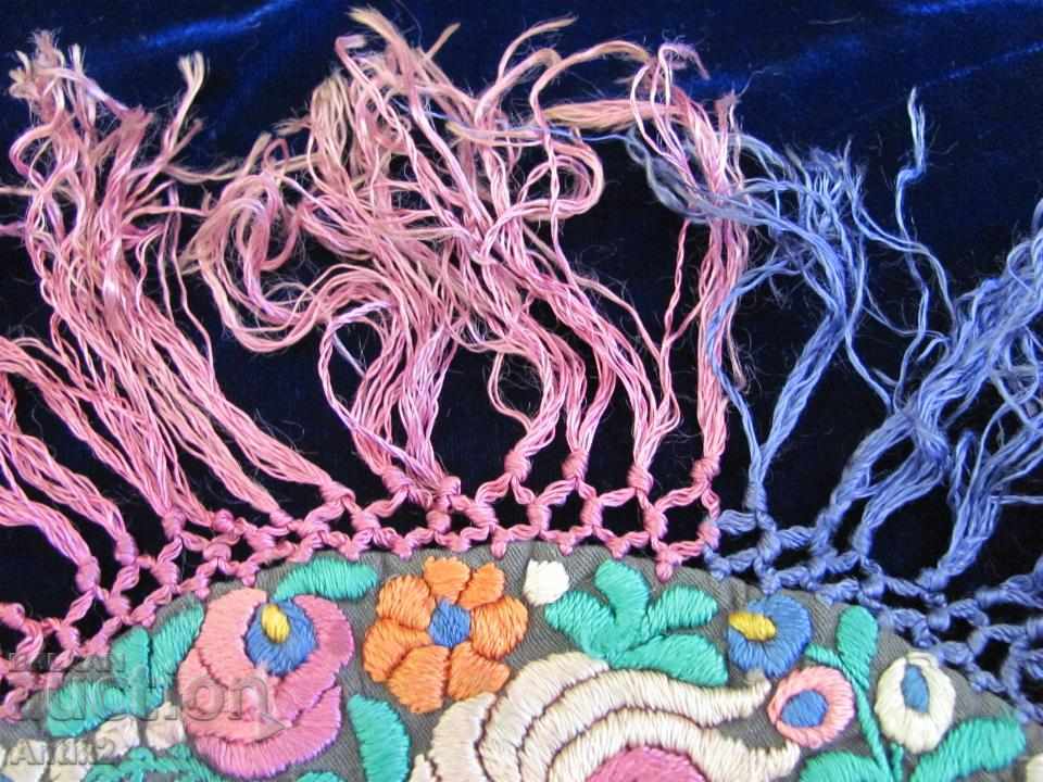 Antique tablecloth hand embroidery 2 pieces - 6 Antique tablecloth hand embroidery 2 pieces - 6