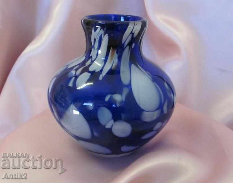 Vază de sticlă albastru marinat vechi