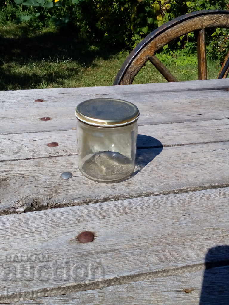 Livrarea Un borcan vechi de chutney Livrarea Un borcan vechi de chutney