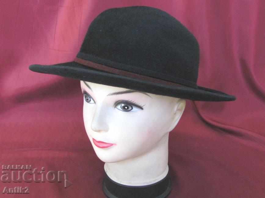 30s Lady's Hat Black Felt with price 50.00 BGN | € 25.56 30s Lady's Hat Black Felt with price 50.00 BGN | € 25.56