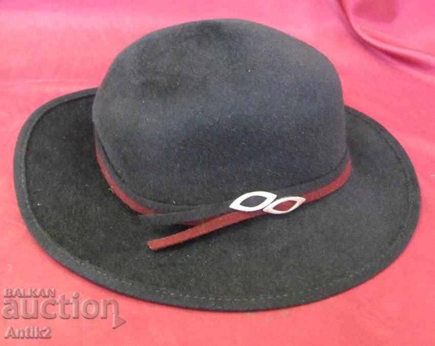 Delivery of 30s Lady's Hat Black Felt Delivery of 30s Lady's Hat Black Felt