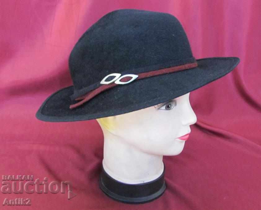 30s Lady's Hat Black Felt - 6 30s Lady's Hat Black Felt - 6