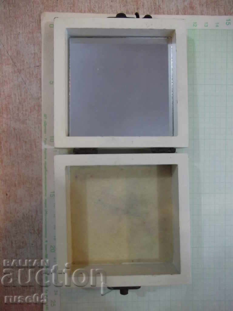 Box white white with colored applique and mirror - 5