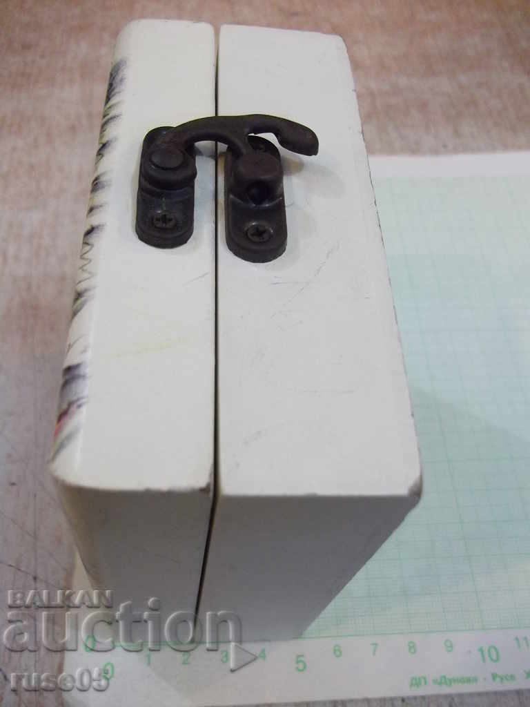 Box white white with colored applique and mirror - 6